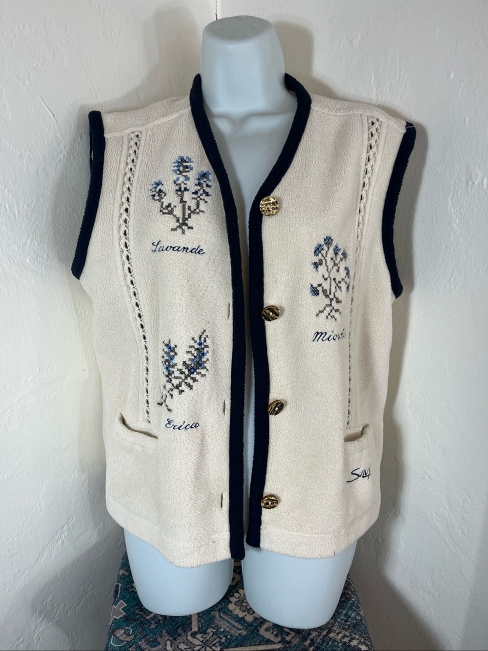 Cream Sleeveless Floral Knit Vest with Navy Trim